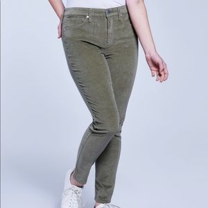 🆕 Seven7-  Ultra-High Rise Corduroy Skinny Pants
